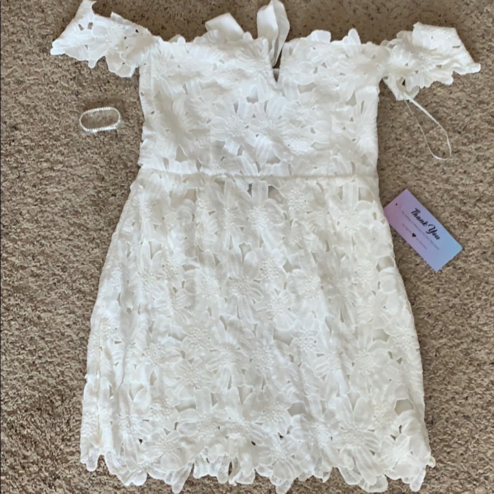 Lace white dress!